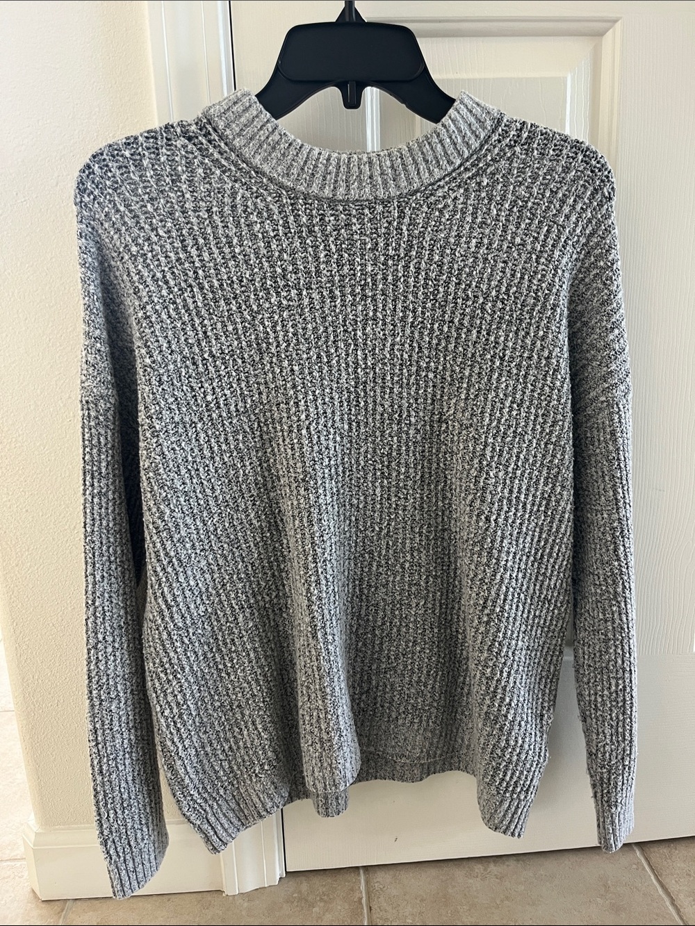 American Eagle Outfitters Women’s Crewneck Sweater in Gray